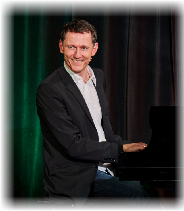 Konstantin Schmidt Konstantin Schmidt am Flügel